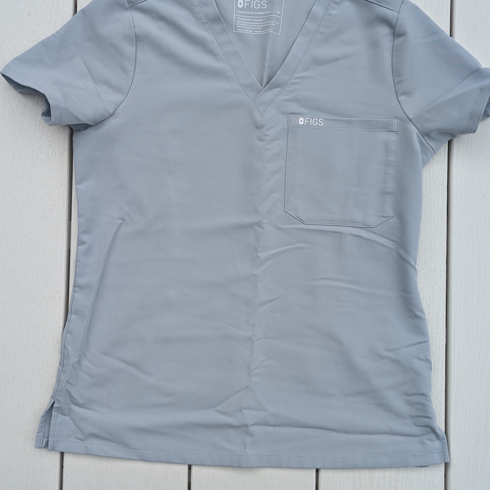 Women's Figs Catarina Scrub Top Silver Arrow Size XS